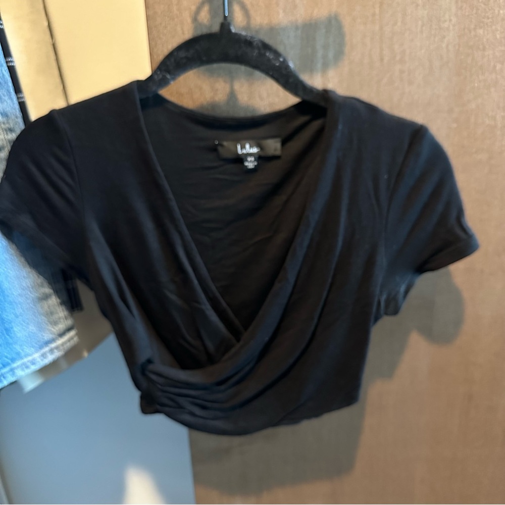 Black Lulus Top